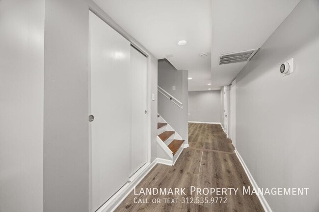 Building Photo - 3817 N Sawyer Ave