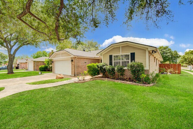 Primary Photo - Spacious one story home on a corner lot!