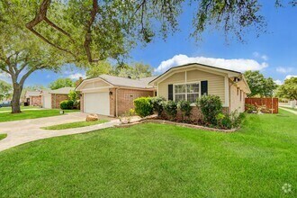 Building Photo - Spacious one story home on a corner lot!