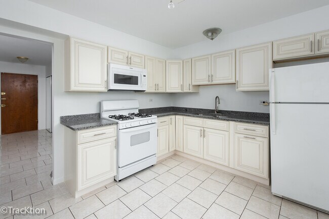 Building Photo - 1301 S Finley Rd