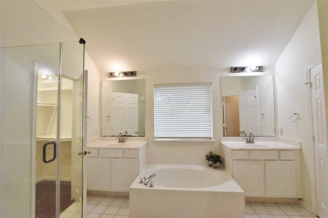 Building Photo - 1210 Ivory Meadow Ln