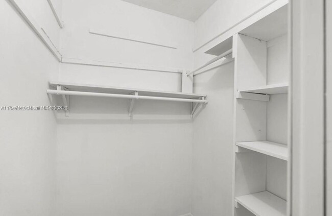 Building Photo - 1810 SW 70th Ave