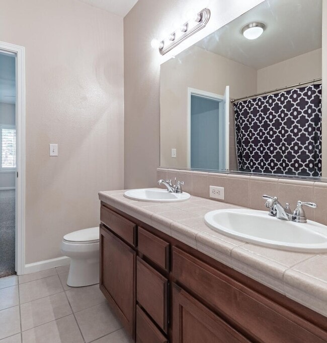 Building Photo - 4 Bedroom in Buchanan School District