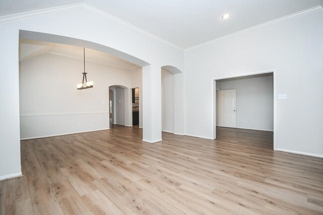 Building Photo - 2218 Millerton Ln