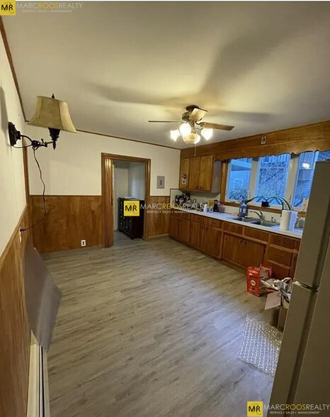 Building Photo - 161 Otis St