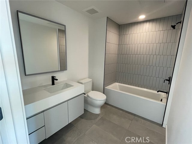 Building Photo - 904 S New Hampshire Ave