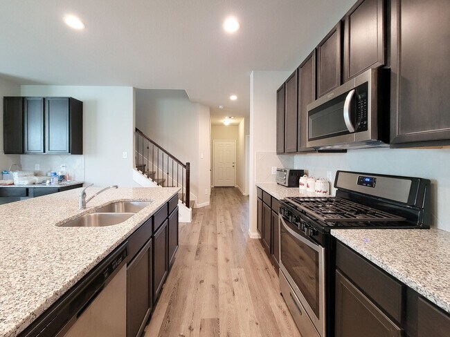 Building Photo - THIS THREE BED, FOUR BATH, CANAL FRONT HOM...