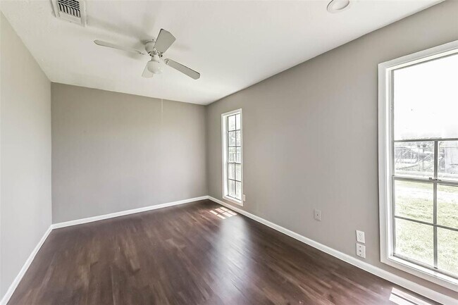 Building Photo - 14249 Brownsville St
