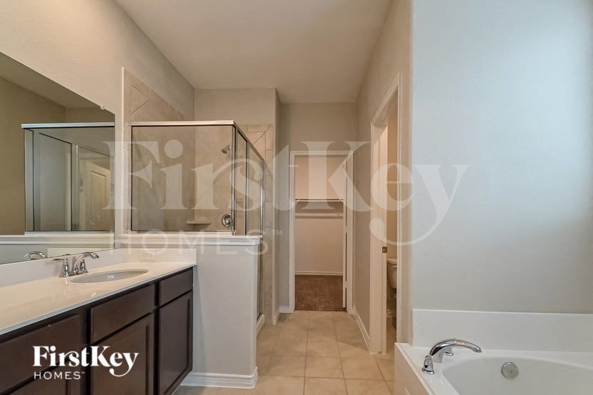 Building Photo - 7509 Continental Dr