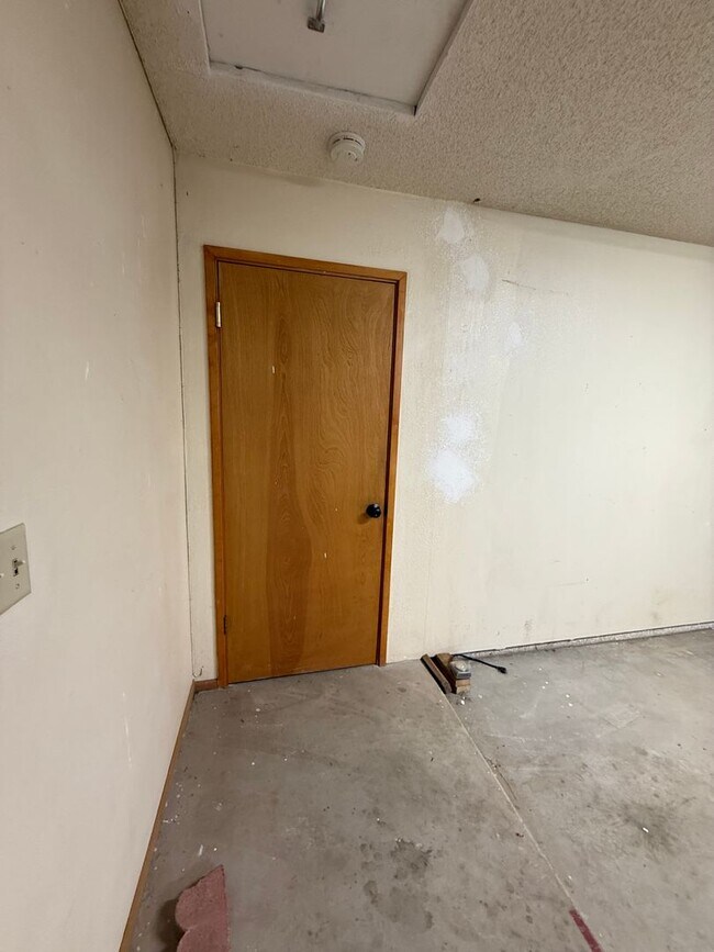Building Photo - House for rent