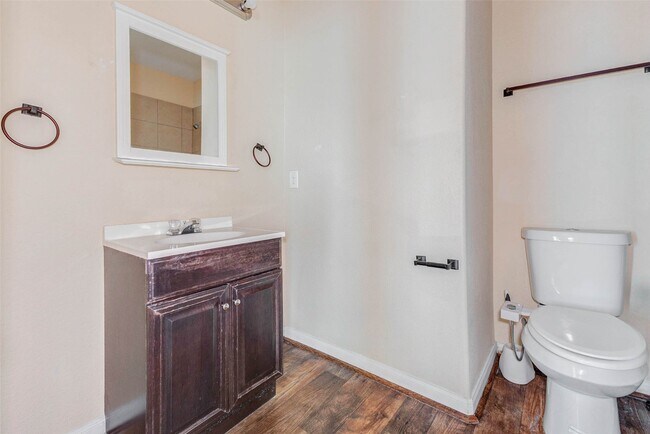 Building Photo - 8605 Beviamo St