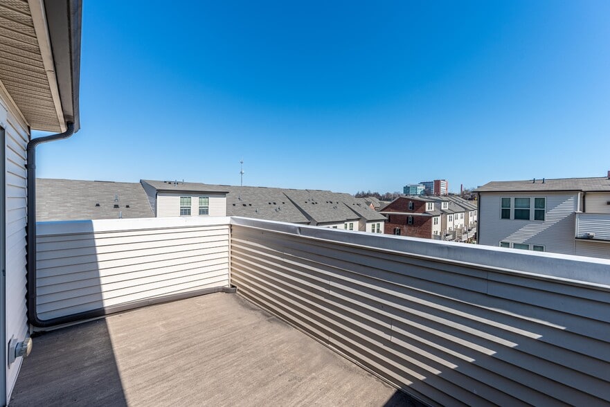 Building Photo - 201 S Macon St