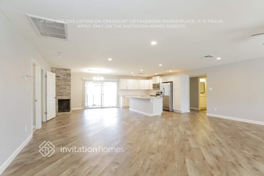 Building Photo - 6827 S Willow Dr