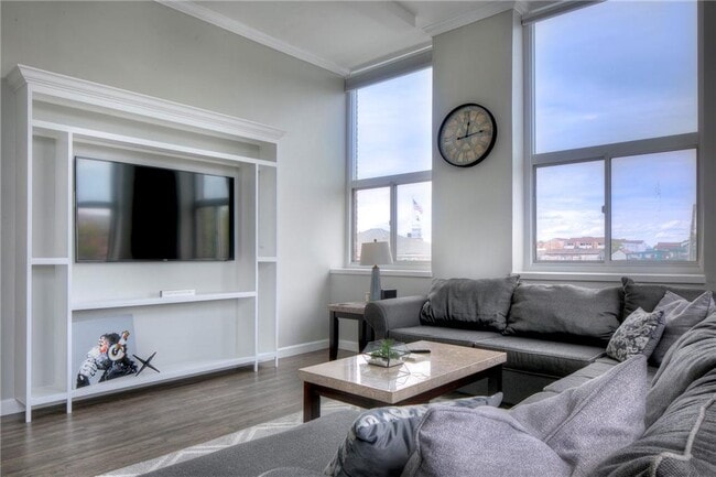 Building Photo - 1 Commercial Wharf