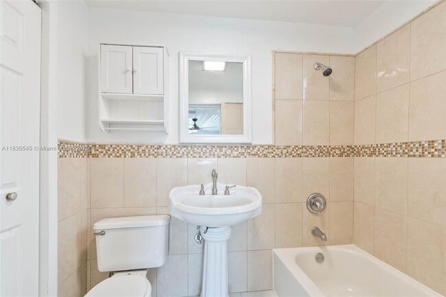 Building Photo - 3916 SW 58th Ave