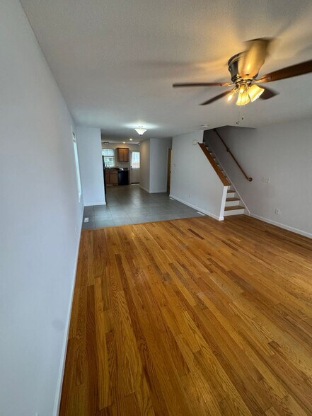 Building Photo - 135-137 Laconia St