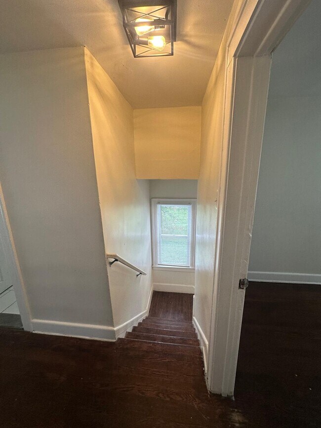 Building Photo - 4733 Lakepointe St