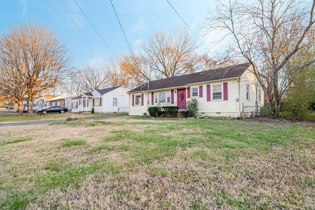 Building Photo - 312 W Schell St