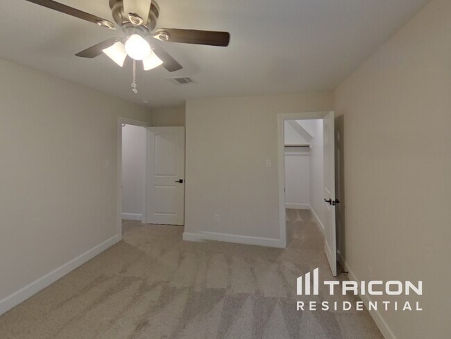 Building Photo - 1212 Bullock Dr