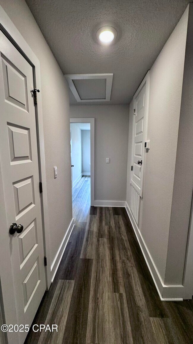 Building Photo - 205 Palmeras Marinas Ln