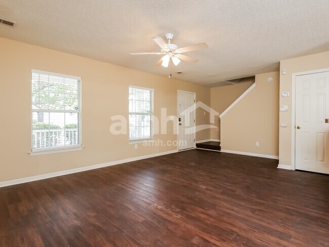 Building Photo - 166 Two Pond Loop