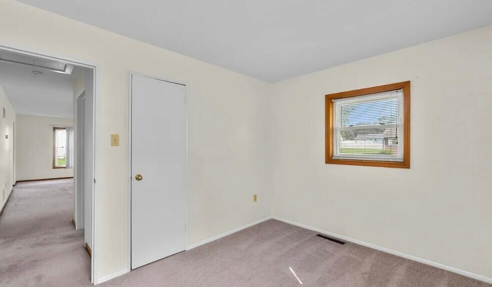 Bedroom Front - 3818 Oakleigh Dr