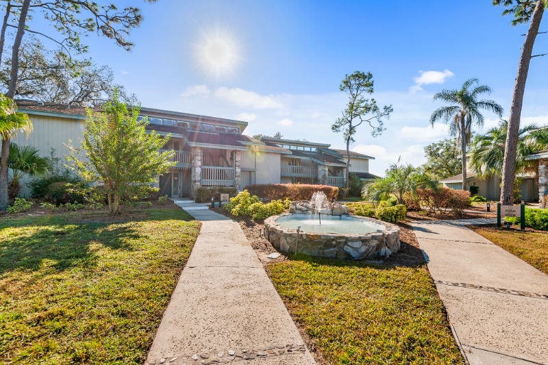 Building Photo - 2077 Corner Lake Dr