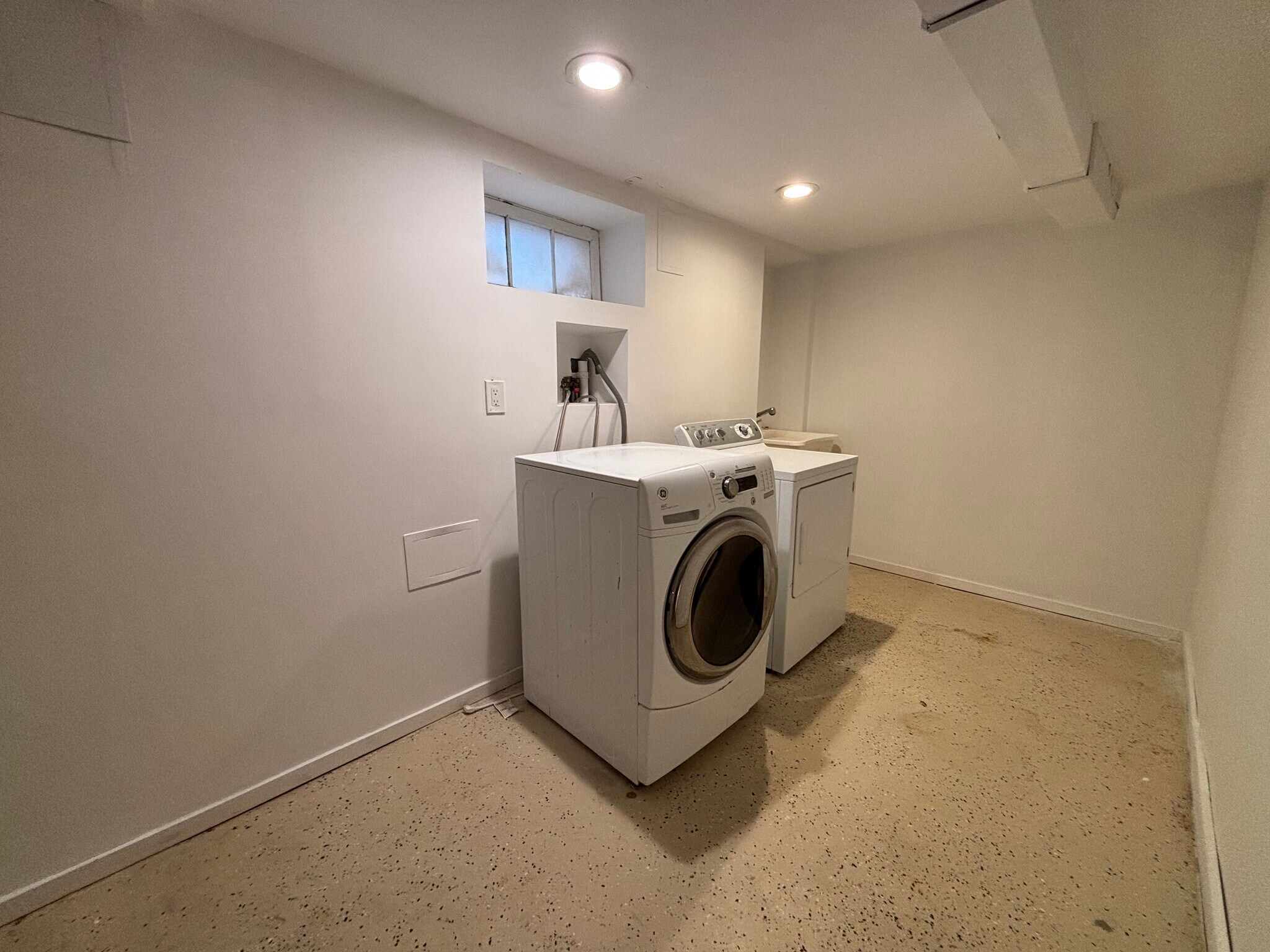 Building Photo - 1103 Stone St