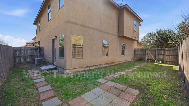 Building Photo - 1121 Brown Rock Dr