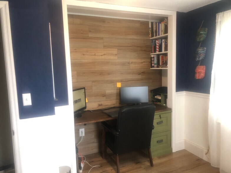 Building Photo - 404 Isbill Rd