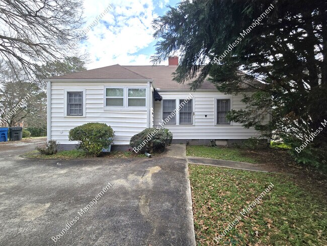 Building Photo - 2649 Jefferson Terrace