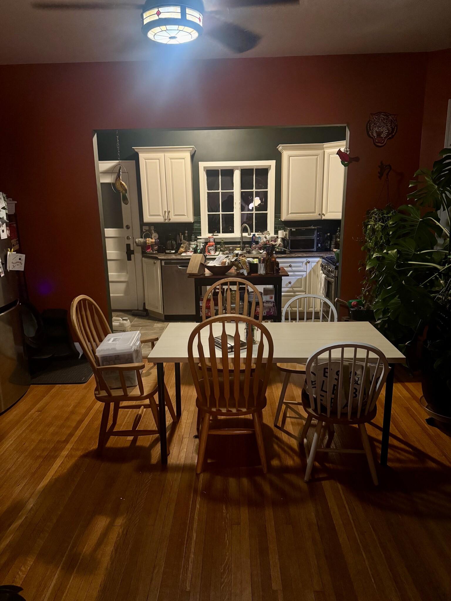 Building Photo - 609 East Walnut Street