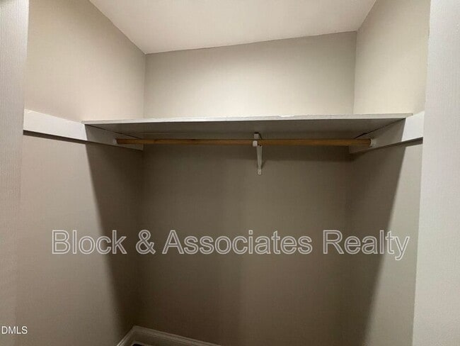 Building Photo - 501 Merrie Rd