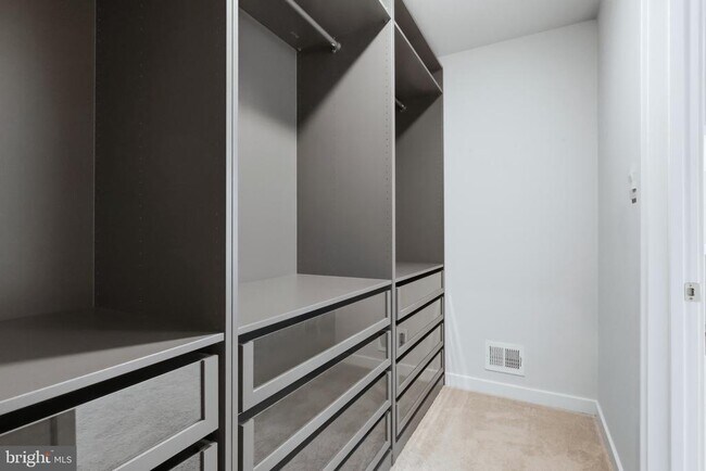 Building Photo - 369 Soft Rush Ln