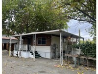 Building Photo - slice of the country life