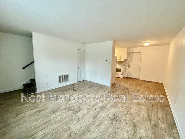 Building Photo - 820 Pilot Ave