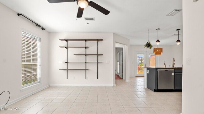 Building Photo - 5625 S Lagoon Dr