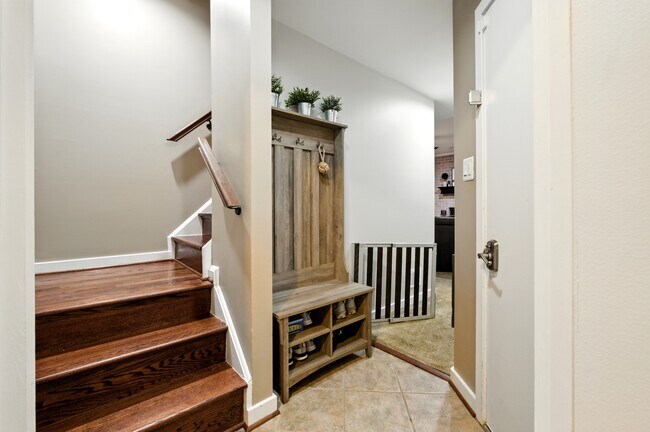 Building Photo - 10903 Whiterim Dr