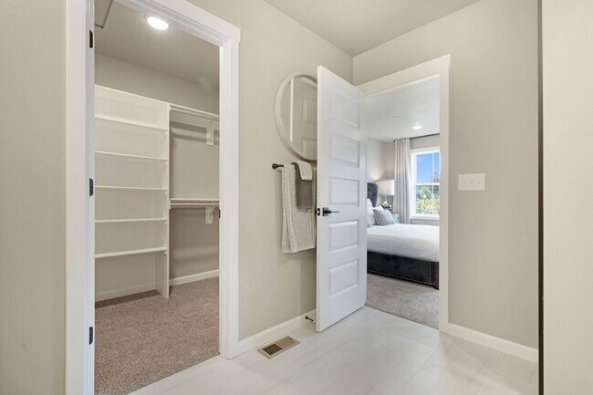 Building Photo - 6931 NE 132nd Way