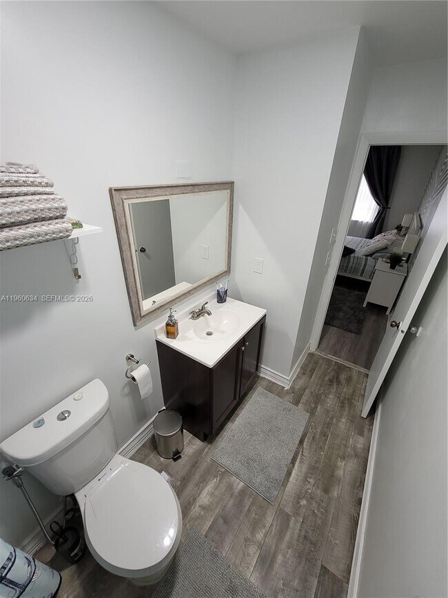 Building Photo - 1560 McKinley St