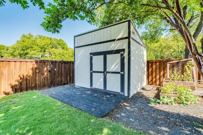 Building Photo - 11422 Bristle Oak Trail