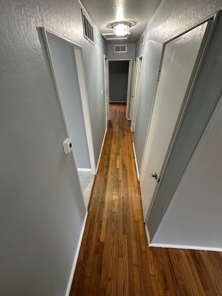 Hallway - 1309 Hedgewood Dr