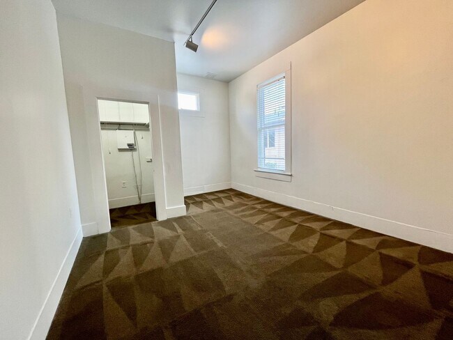 Building Photo - 2204 Rio Grande St