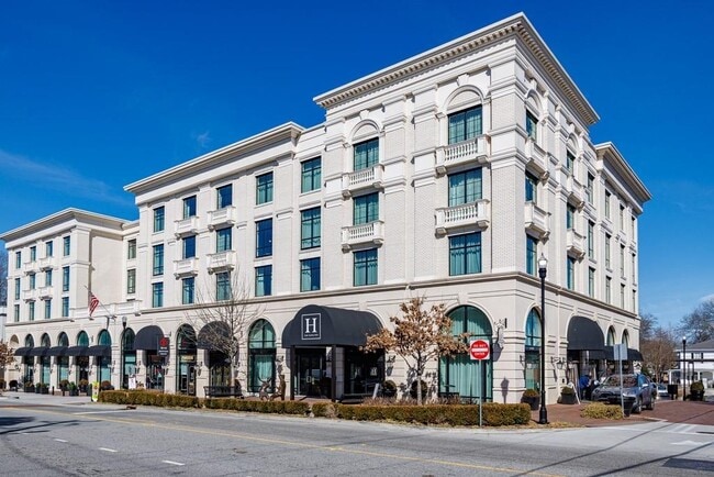 Building Photo - 440 Baroque Dr