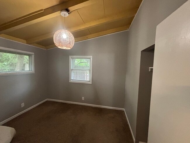 Building Photo - 214 Rugby Rd