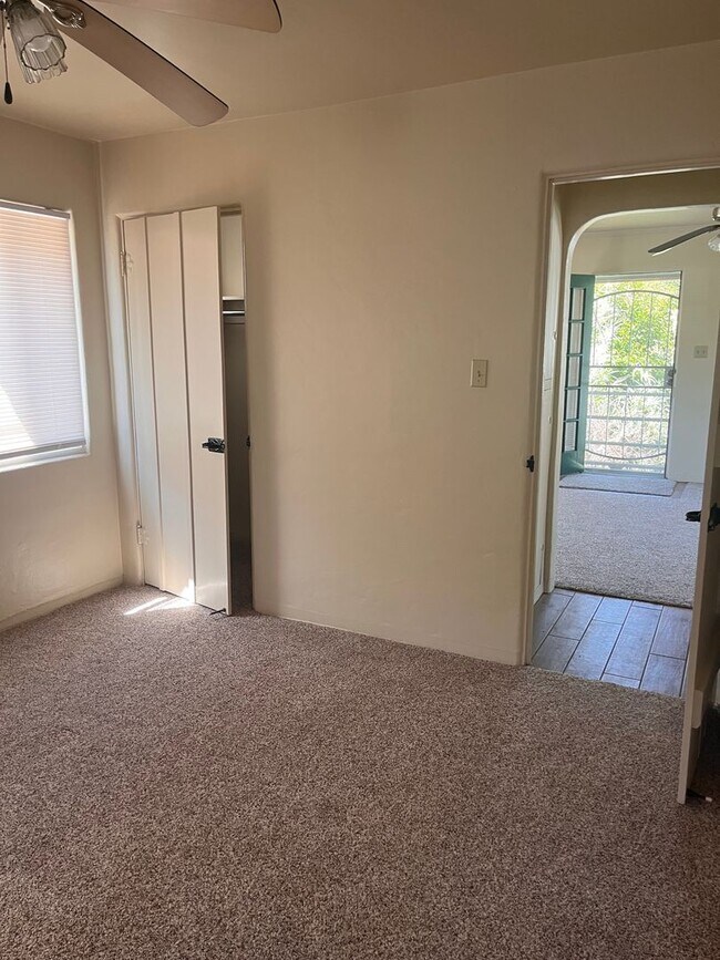 Building Photo - AVAILABLE NOW!! Delightful 1 bedroom, 1 ba...