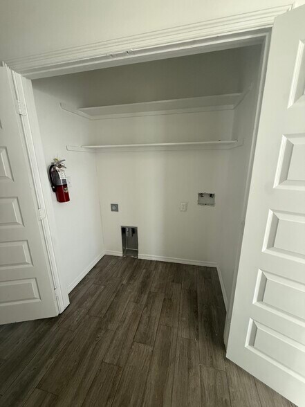 Building Photo - 2909 Basil Dr