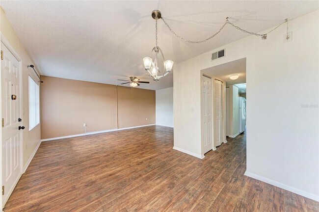 Building Photo - 305 30th Ave W