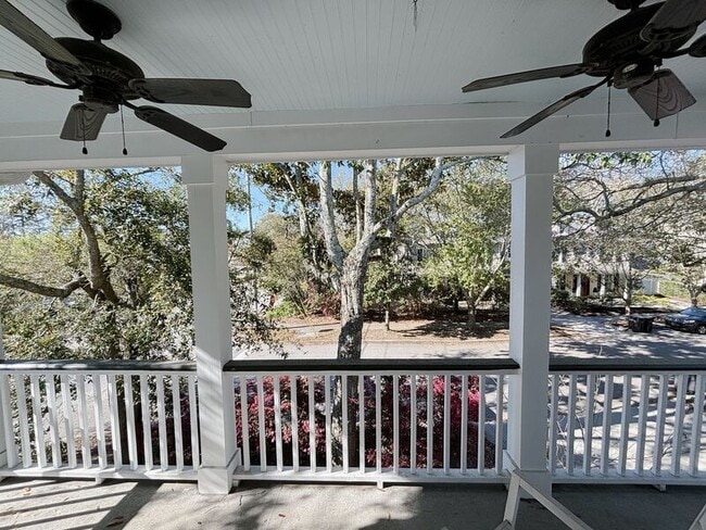 Building Photo - 1051 Phillips Park Dr