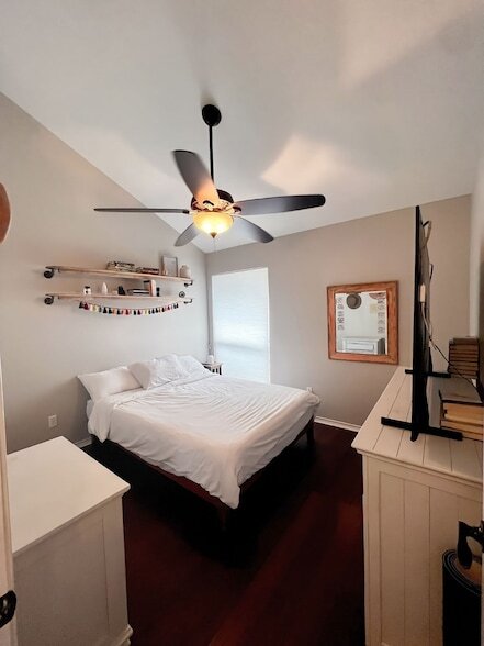 Building Photo - 540 Yacht Club Dr